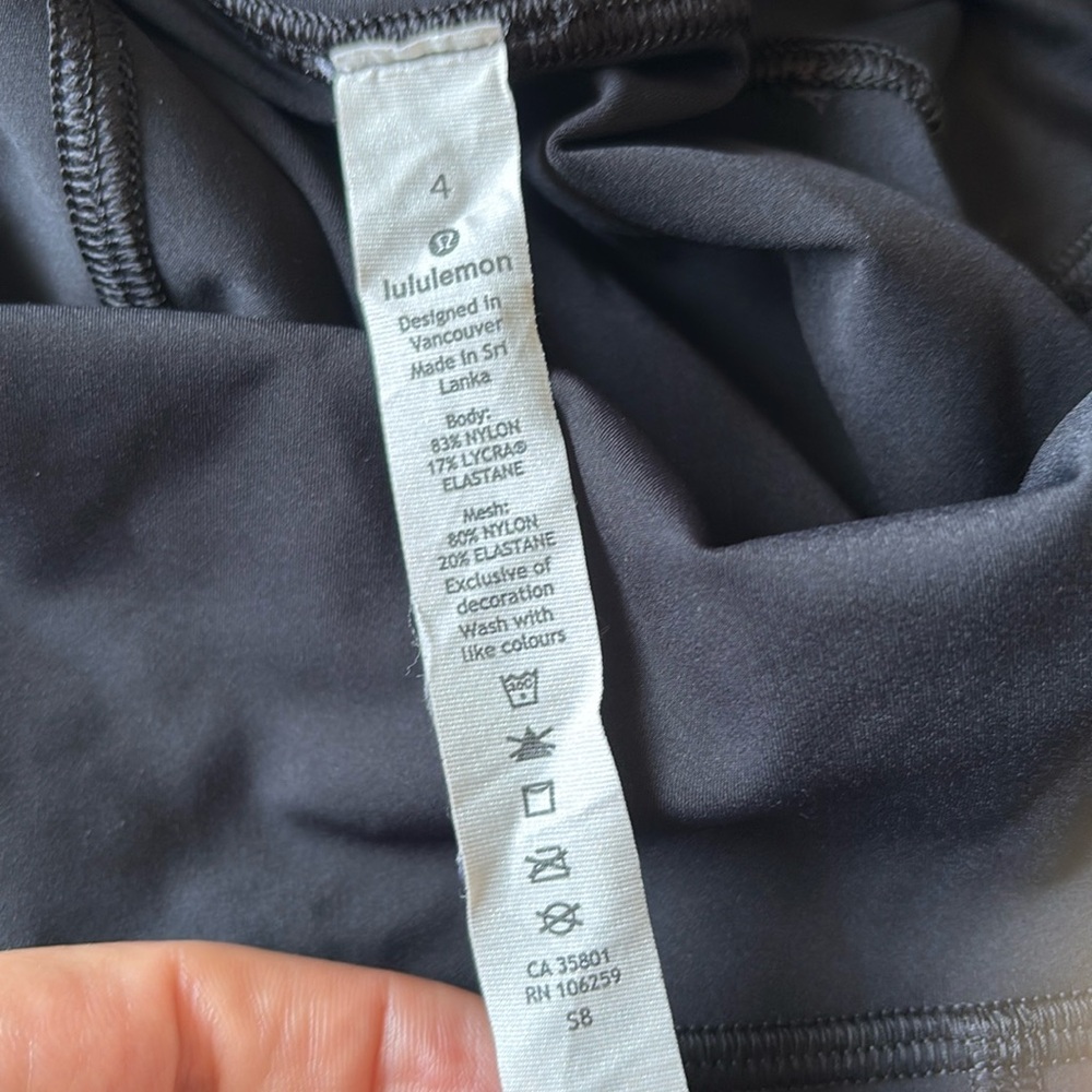 Lululemon leggings size 4 - Picture 8 of 9